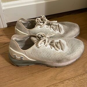 Under Armour Sneakers